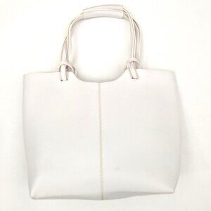 🤍 Neiman Marcus White Faux Leather Tote 🤍